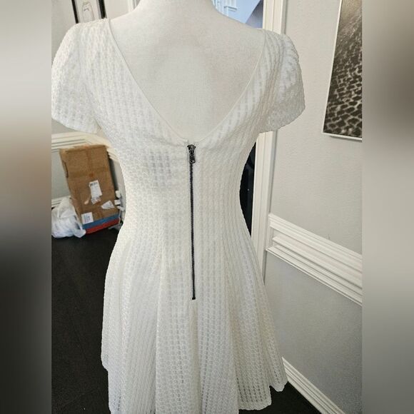NWOT Nue by Shani white fit and flare dress size 2 - Picture 2 of 4